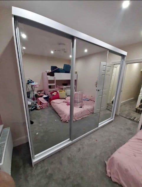 image for BRAND NEW SLIDING DOOR WARDROBE AMAZING QUALITY &@@