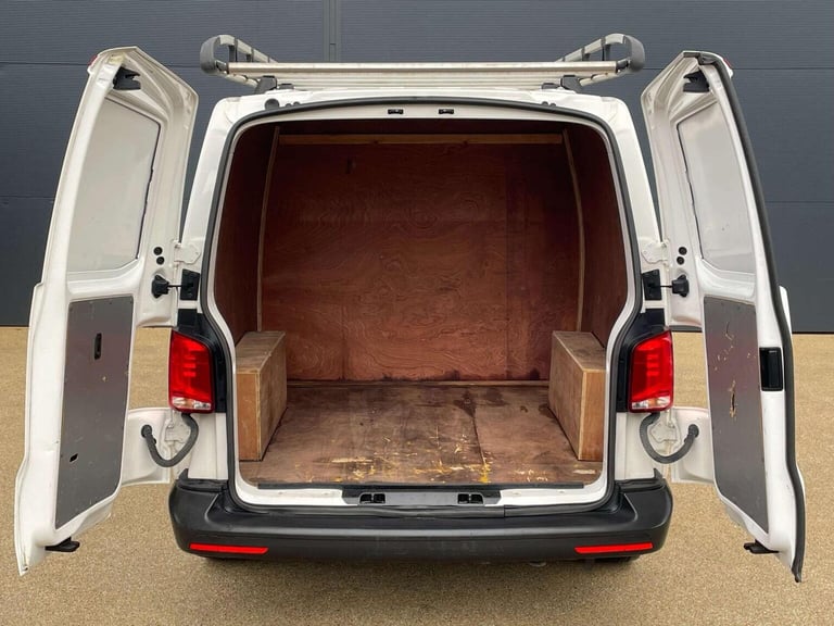 VOLKSWAGEN TRANSPORTER 2.0 TDI T28 Startline FWD LWB Euro 6 (s/s) 5dr 2021