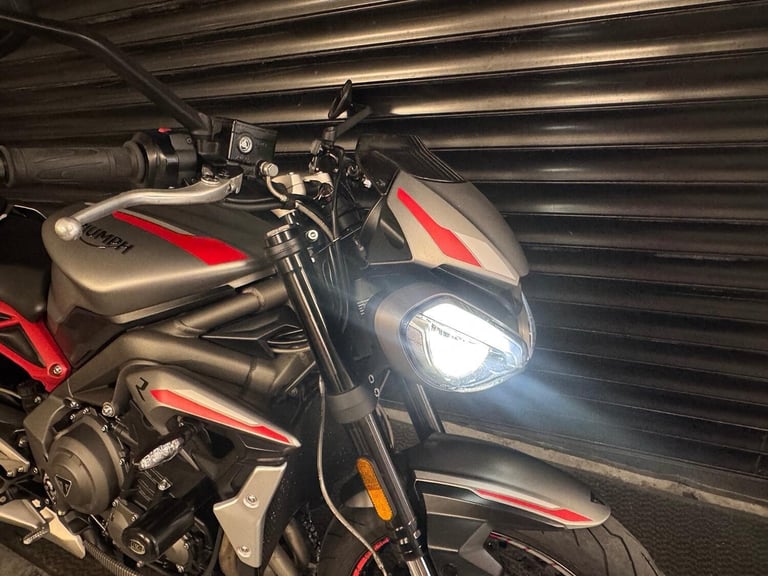 TRIUMPH STREET TRIPLE 765 R Triumph Shift Assist-Htd Grips  More