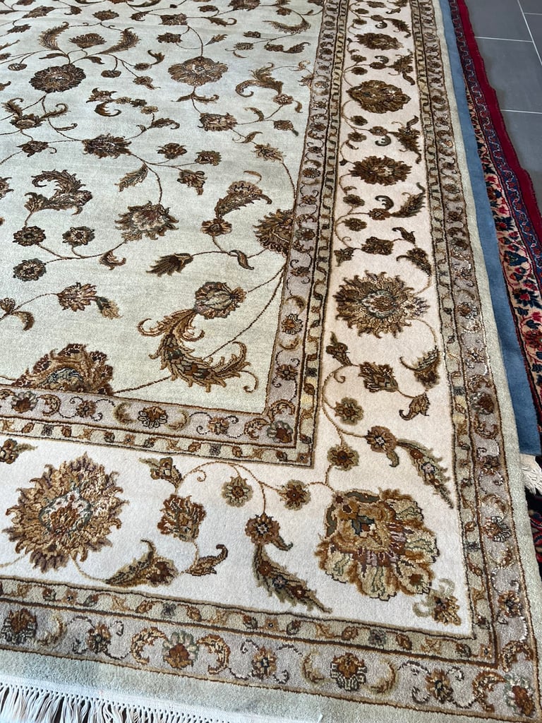 MAHARAJA SILK RUG 280x370cm