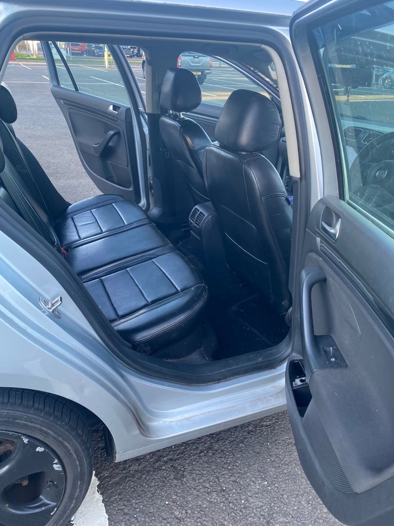 MOT March 2026, Apple car-play, £20 tax, Volkswagen, GOLF, Estate, 2010, Manual, 1598 (cc), 5 doors