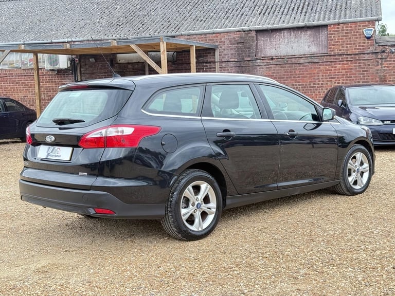 2012 Ford Focus 1.6 TDCi Zetec Euro 5 (s/s) 5dr ESTATE Diesel Manual