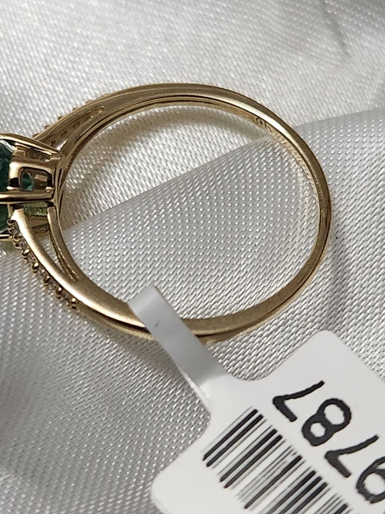 9ct Gold Ring  Size K Emerald Ring 1.00ct Brand new 