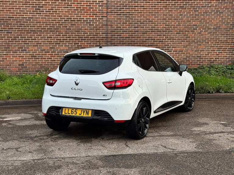 2015 Renault Clio 1.5 dCi Dynamique S Nav Auto Euro 6 5dr HATCHBACK Diesel Automatic