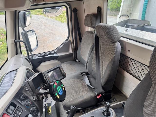 2016 16 DAF LF 180 E6 12T Scarab Merlin dual sweep road sweeper ex council