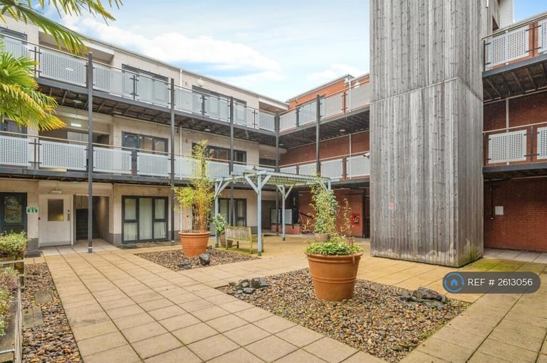 1 bedroom flat in Buttonbox, Birmingham, B18 (1 bed) (#2613056)