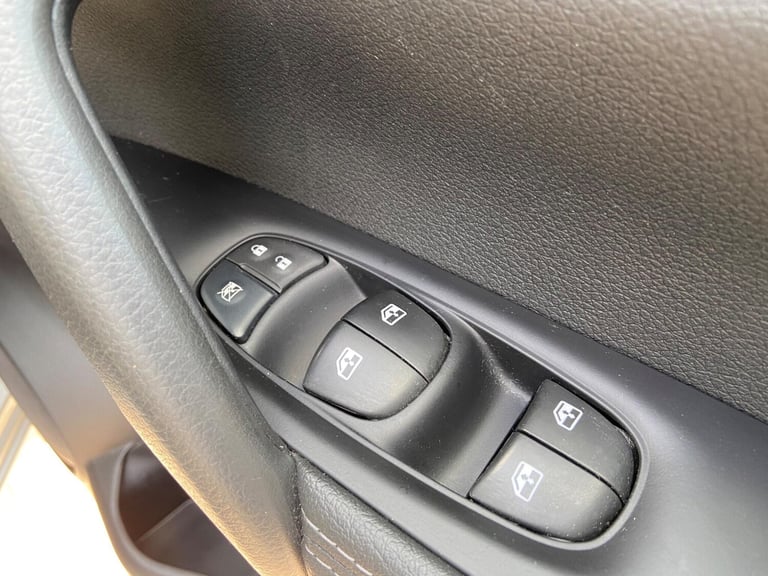 2019 Nissan Qashqai 1.3 DIG-T N-Connecta Euro 6 (s/s) 5dr HATCHBACK Petrol Manual