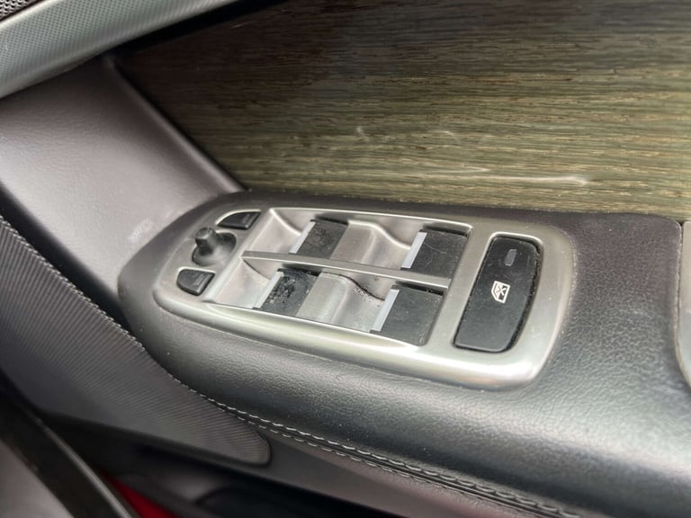 2013 Jaguar XF 2.2 XF Premium Luxury D Auto 4dr Saloon Diesel Automatic