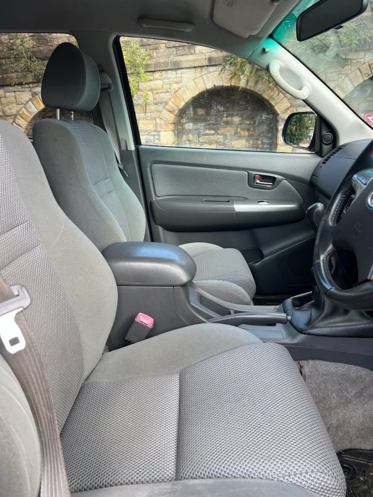 2013 Toyota Hilux 3.0 D-4D Invincible Pickup Double Cab 4dr Diesel Manual 4WD Euro 5 (171 ps) PIC...