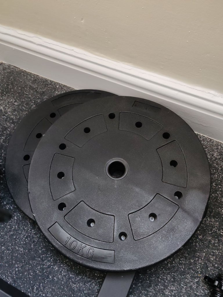 2 x 10 kg weights ( 20kg altogether)