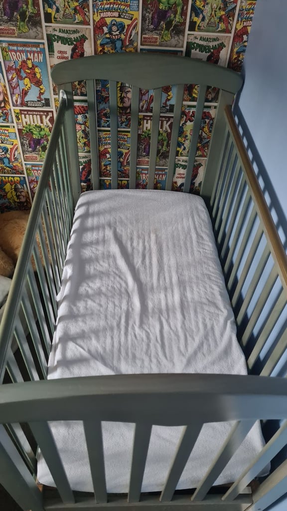 Mammas and Pappas original cot and bedding 