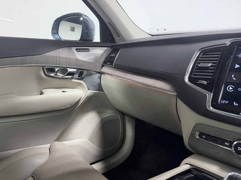 2021 Volvo XC90 recharge-inscription-pro T8 AWD (390 hp) Auto ESTATE Petrol/Electric Hybrid Autom...