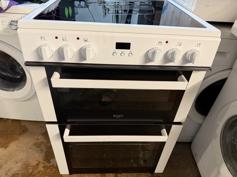 image for BUSH Electric ceramic cooker standard 60cm wide