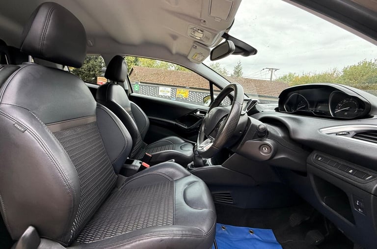 2015 Peugeot 208 1.2 VTi PureTech Allure Euro 5 3dr Petrol