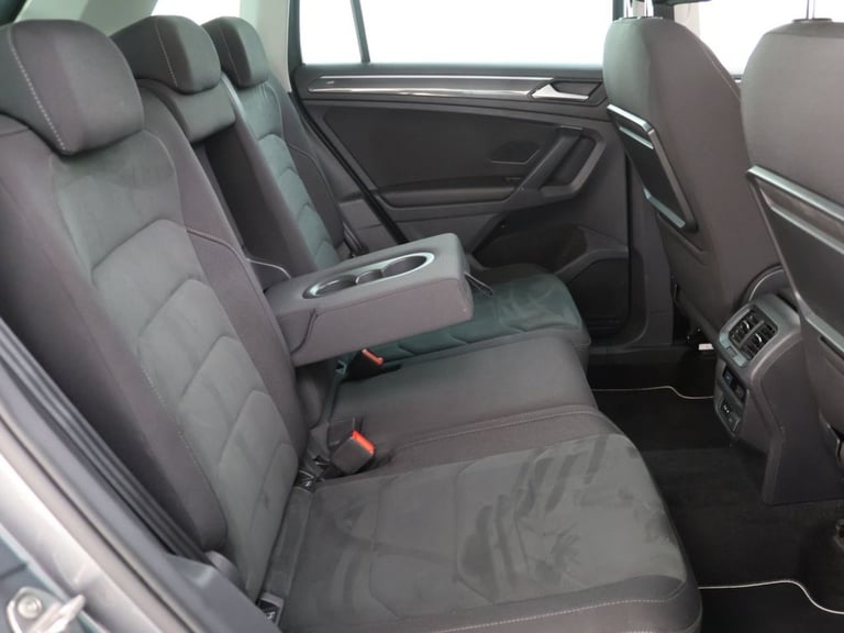 2018 Volkswagen Tiguan 2.0 TDI SEL SUV 5dr Diesel DSG 4Motion Euro 6 (s/s) (150 ps) Diesel Automatic