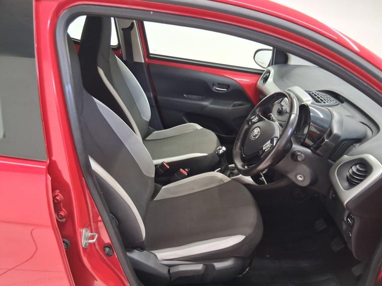 2017 Toyota AYGO 1.0 VVT-i x-play Hatchback 5dr Petrol Manual Euro 6 (68 ps) HATCHBACK Petrol Manual