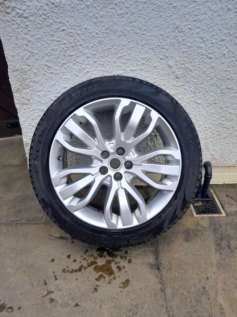 Range Rover Sport 2017 Alloy and tyre