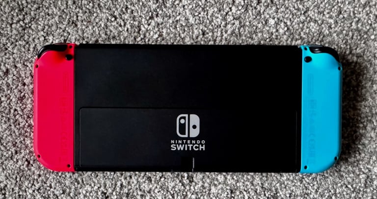 Nintendo Switch OLED - Boxed with original accessories. Excellent