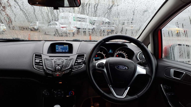  Ford Fiesta 1.25 82 Zetec 5dr Hatchback Petrol Manual