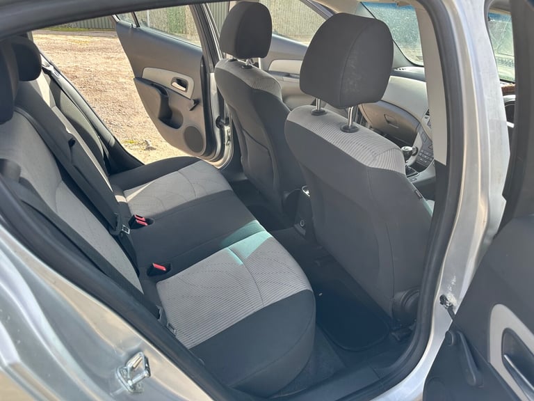 2013 Chevrolet Cruze 1.6 LS 5 DR HATCHBACK HATCHBACK Petrol Manual