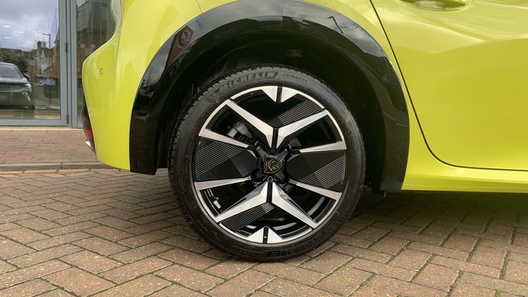 2024 Peugeot 208 1.2 HYBRID GT Hatchback 5dr Petrol Hybrid e-DSC6 Euro 6 (s/s) (136 ps) Hatchback...