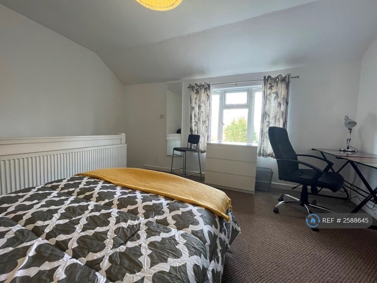 2 bedroom flat in Lower Ford Street, Coventry, CV1 (2 bed) (#2588645)