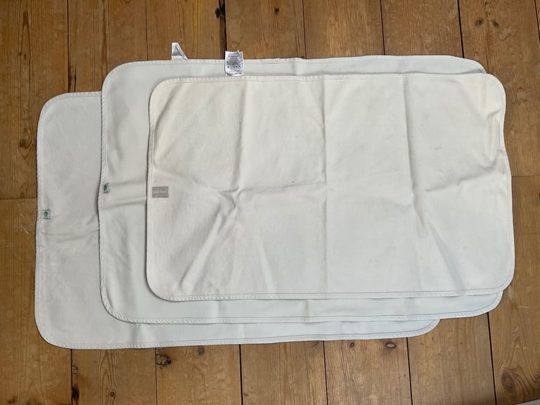 Green sheep organic cotton mattress protector