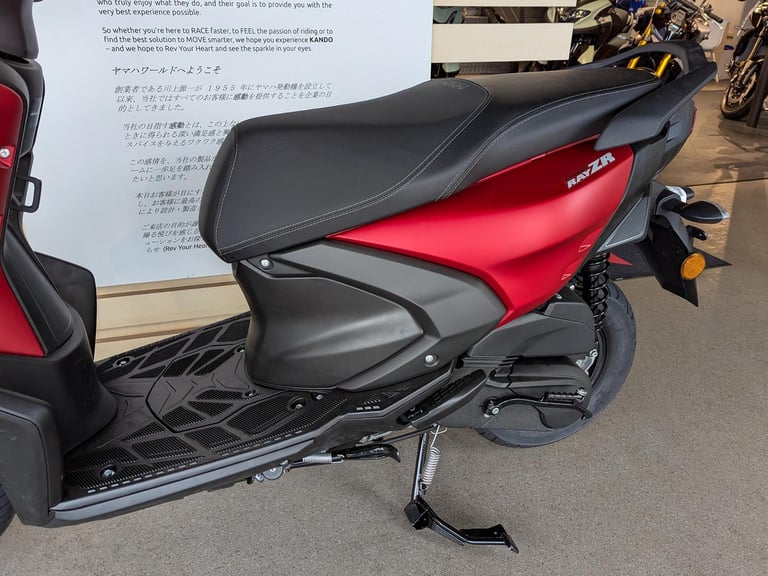 NEW Yamaha RayZR 125 Learner Legal Scooter. (Red) JUST £2,500 (No Admin Fees)