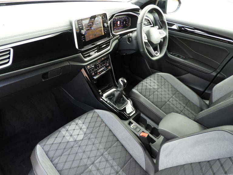 2025 Volkswagen T-Roc 1.5 TSI R-Line SUV 5dr Petrol Manual Euro 6 (s/s) (150 ps) HATCHBACK Petrol...