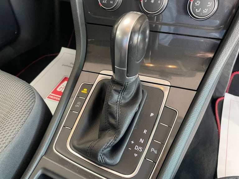 2017 Volkswagen Golf 1.6 TDI SE Nav Hatchback 5dr Diesel DSG Euro 6 (s/s) (115 ps) Hatchback Dies...