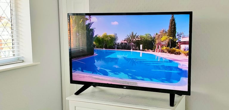 40" JVC SMART HD READY WIFI LED APPS TV FREEVIEW CATCH UP RC & LEGS TOP CONDITION -FREE DELIVERY