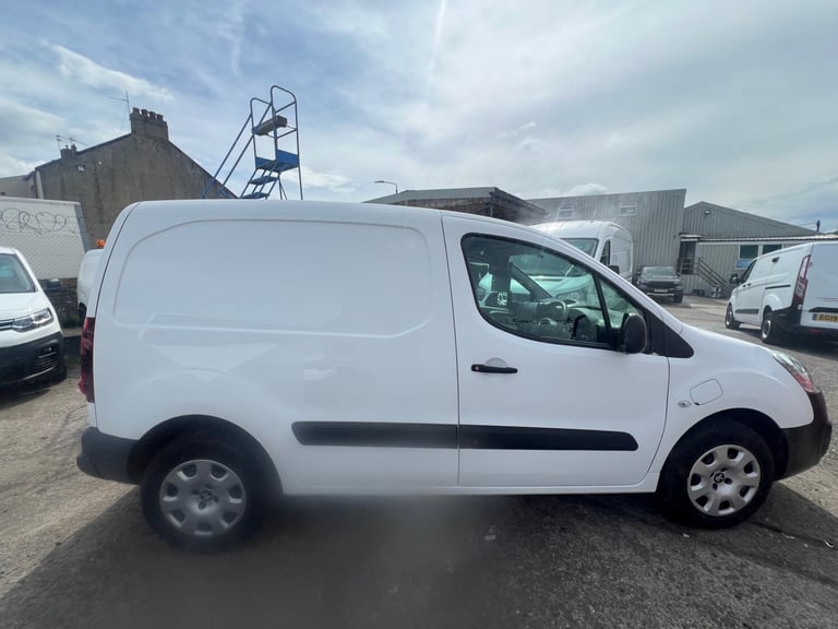 2019 Peugeot Partner 636 SE 67 Van Auto PANEL VAN Electric Automatic