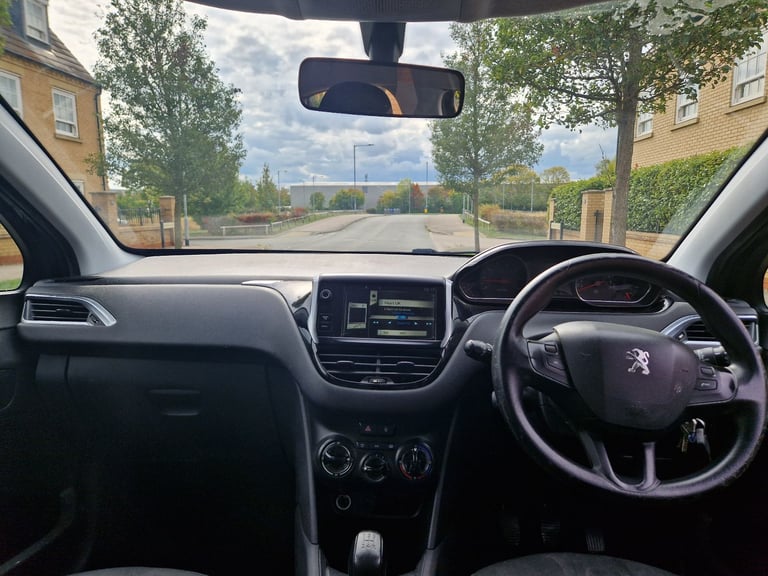 Peugeot, 208, Hatchback, 2014, Manual, 1199 (cc), 5 doors