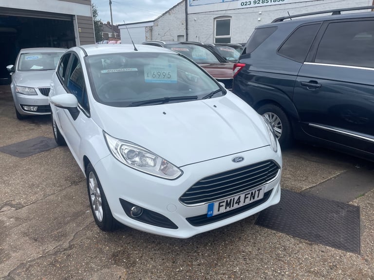 2014 Ford Fiesta 1.6 Zetec Hatchback 5dr Petrol Powershift Euro 5 (105 ps)