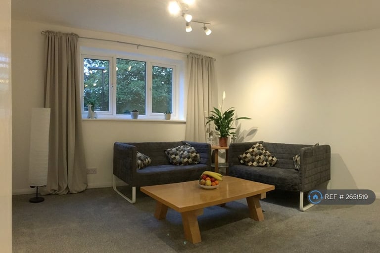 2 bedroom flat in Park Grange Croft, Sheffield, S2 (2 bed) (#2651519)