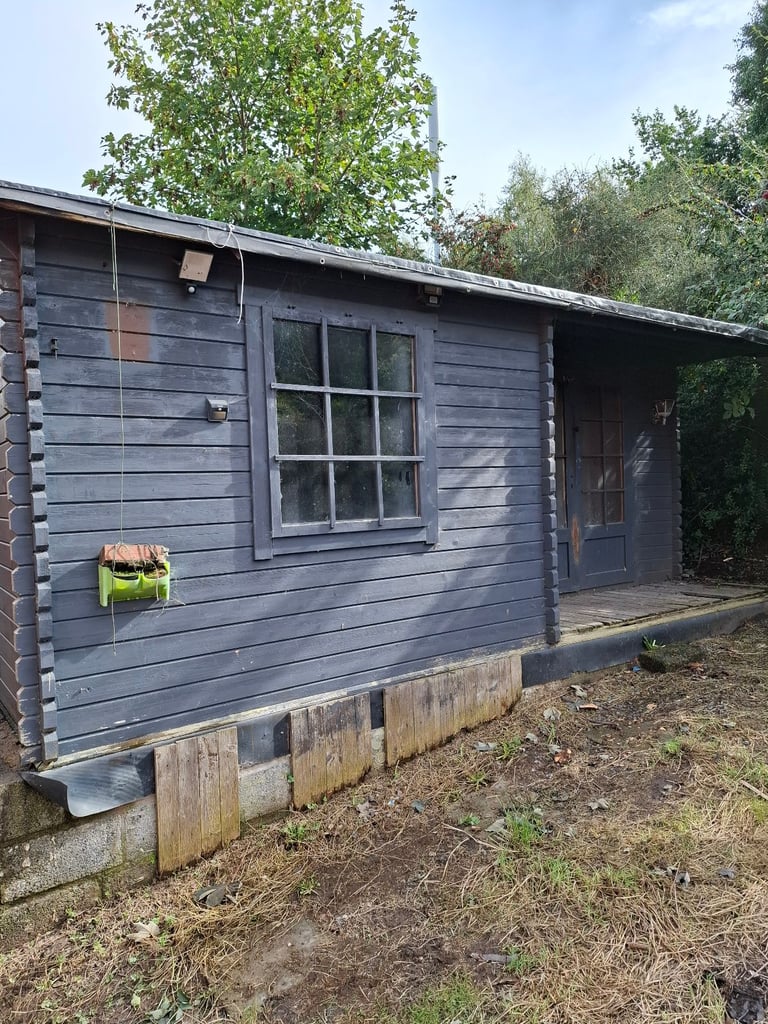 Shed large 16 x 19 feet. 