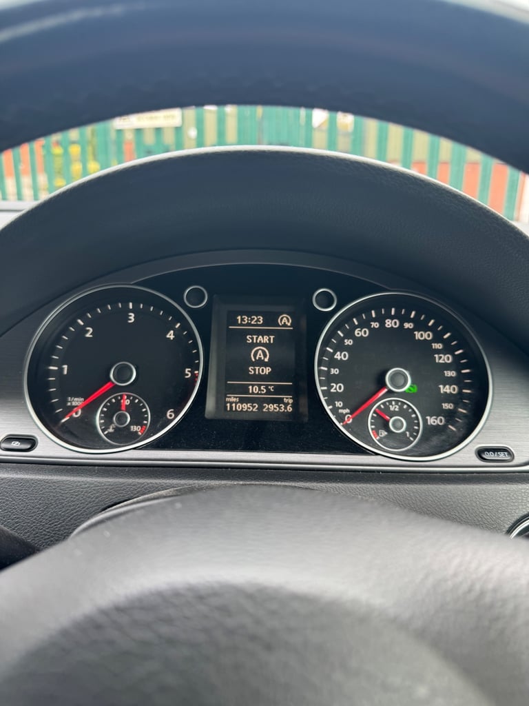 Volkswagen, PASSAT, Saloon, 2011, Semi-Auto, 1968 (cc), 4 doors