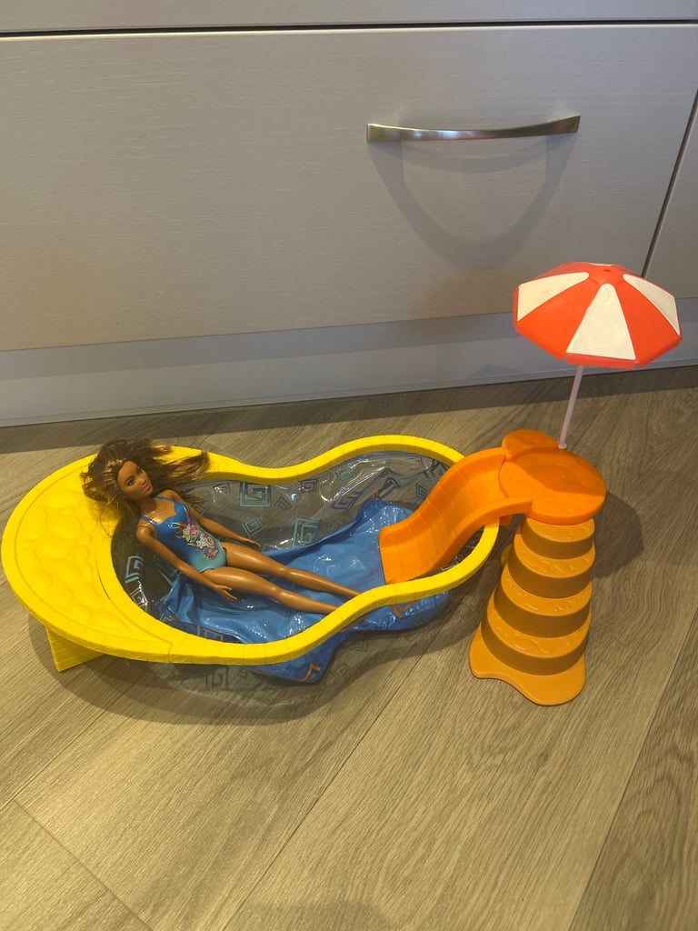 Barbie Pool set