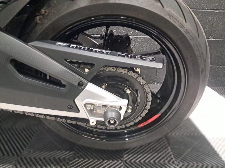 2020 20 APRILIA TUONO 1100 V4 FACTORY FINANCE SPECIALISTS APPLY NOW