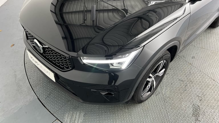 2022 Volvo XC40 B4 Plus, AWD Mild Hybrid Petrol, Dark(Blond Leather, Heated Seats, Carplay) Estat...