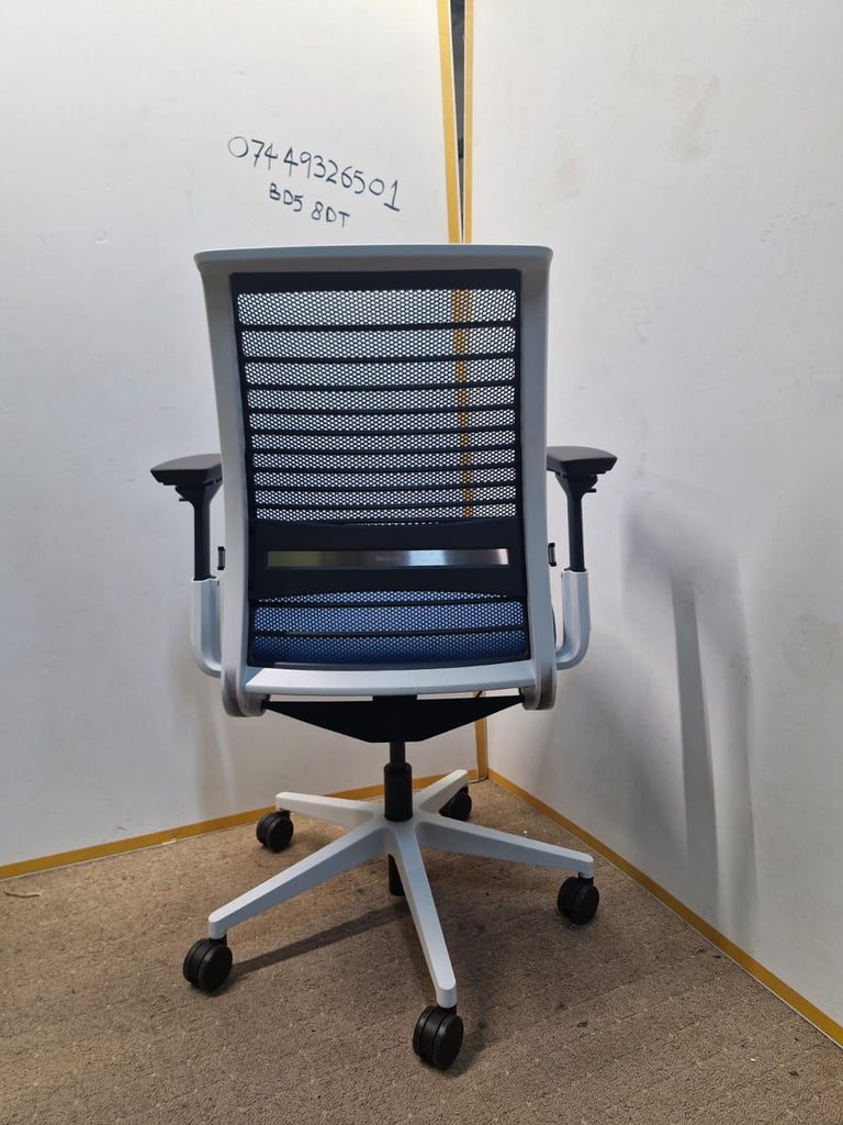 image for Steelcase think v2 in a rare royal blue color like new condition (8 available)FREE DELIVERY UK