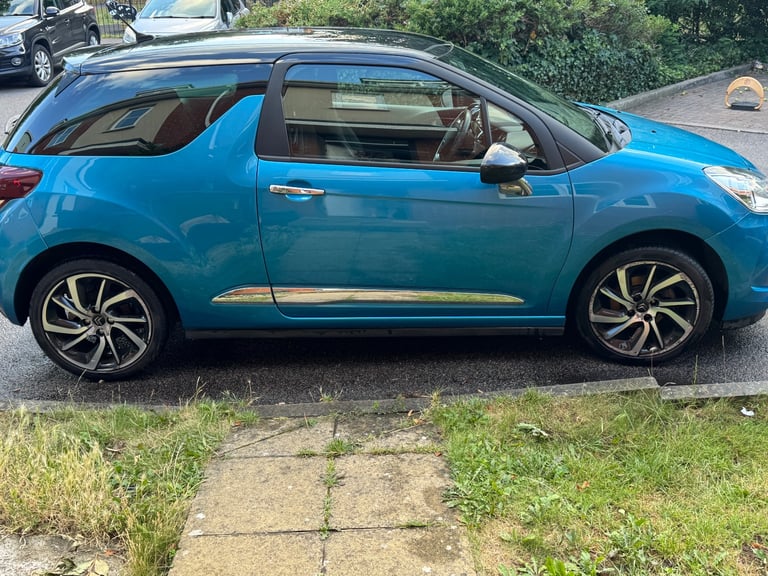 Citroen, DS3, Hatchback, 2015, Manual, 1560 (cc), 3 doors