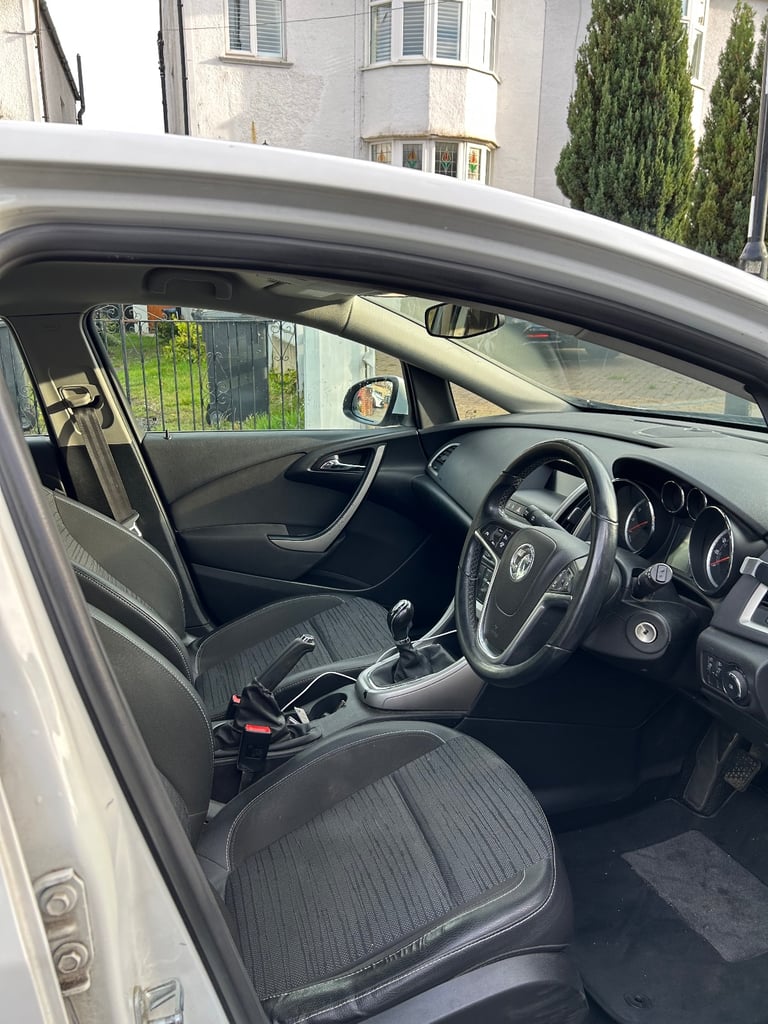 Vauxhall, ASTRA, Hatchback, 2014, Manual, 1398 (cc), 5 doors
