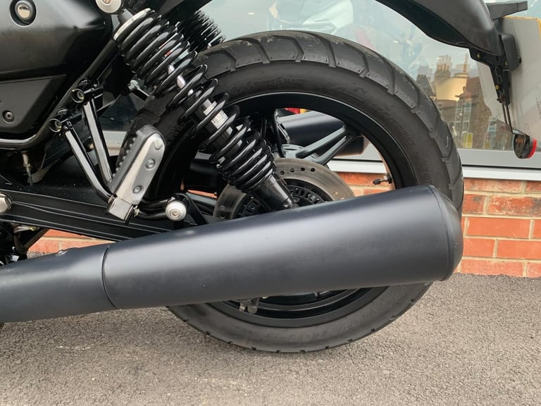 Moto Guzzi V7 STONE - ONE OWNER - 2 YEAR WARRANTY