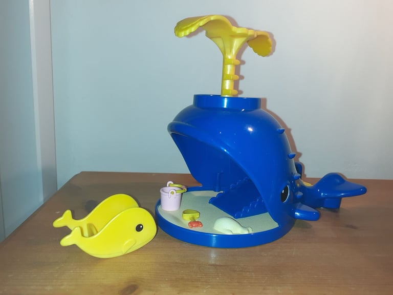 image for Sylvanian Families Splash and Play Whale set