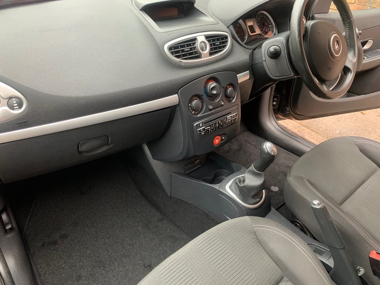 RENAULT CLIO 1.2 2009! ONLY 72k DRIVES WELL IDEAL FIRST CAR 