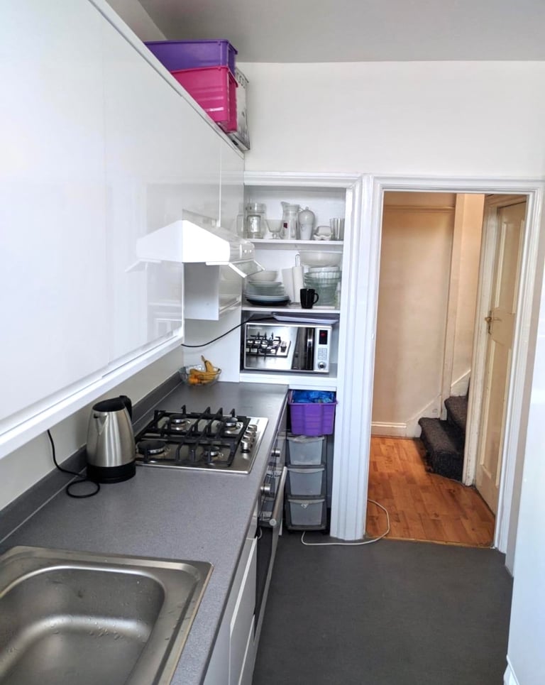 (Not a studio)Double room including bills for single occupancy Postcode HA8 6RW