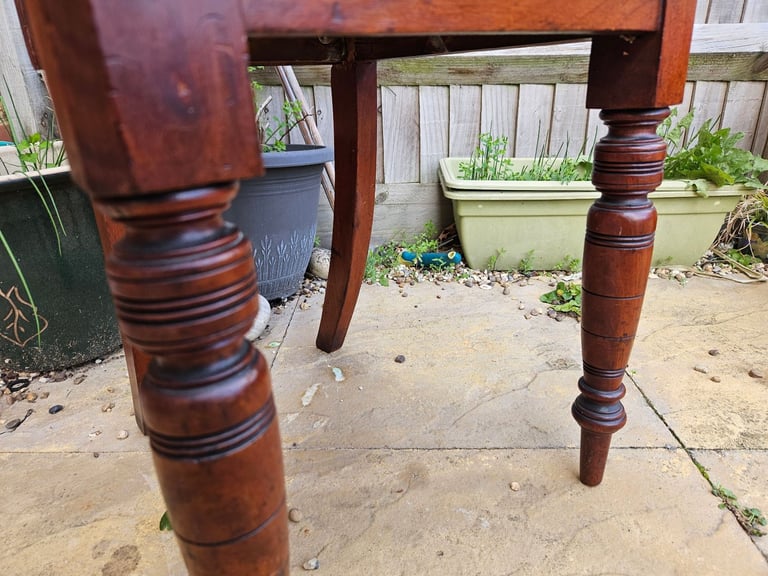 Antique 19th-century Mahogany Hall Chair (REFURBISHED)