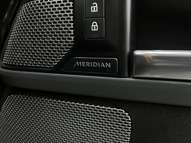 2021 Land Rover Defender 3.0 D300 X-Dynamic HSE 110 5dr Auto [7 Seat] ESTATE DIESEL Automatic