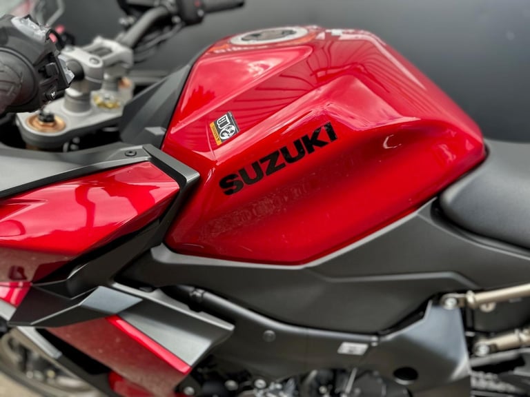 STUNNING ONE OWNER 2024/24 SUZUKI GSX-S 1000 GT+ MOTORCYCLE 